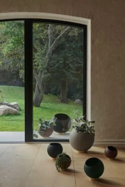 AYTM Globe Blumentopf Ø21 Cm, Schwarz -Gartenmöbel Rabatte aytm globe blumentopf schwarz 7