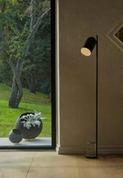 AYTM Globe Blumentopf Ø21 Cm, Schwarz -Gartenmöbel Rabatte aytm globe blumentopf schwarz 8