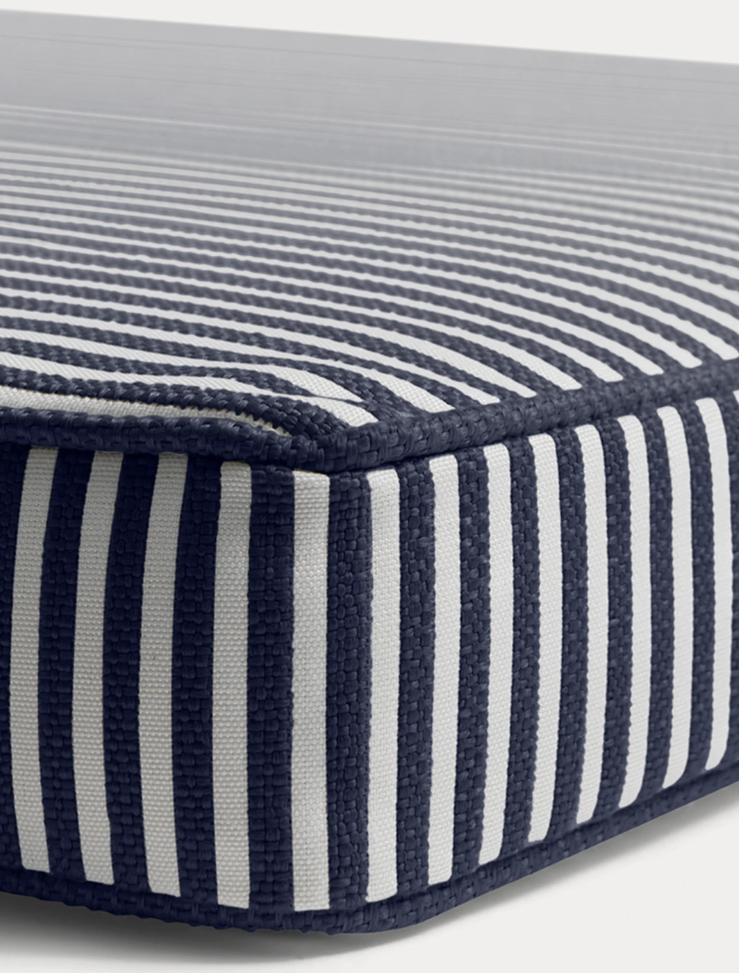 Narrow Stripe Sonnenbankkissen 60x186 Cm, Marineblau 3 Narrow Stripe Sonnenbankkissen 60x186 Cm, Marineblau – Bild 3