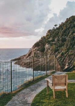 Gubi F-Chair Outdoor Lounge Stuhl Teakholz -Gartenmöbel Rabatte gubi f chair outdoor lounge chair 5