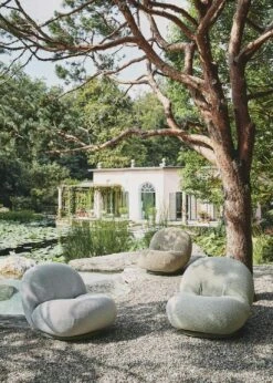 Gubi Pacha Outdoor Loungesessel, Dedar Chevron Outdoor Fr 008, Moosgrüner Fuß -Gartenmöbel Rabatte gubi pacha outdoor lounge chair swivel dedar chevron008 5