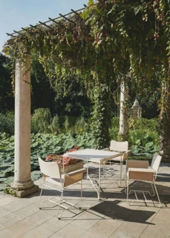 Gubi Tropique Esszimmerstuhl, Classic White Semi Matt / Udine 12 8 Gubi Tropique Esszimmerstuhl, Classic White Semi Matt / Udine 12 -Gartenmöbel Rabatte gubi tropique dining chair black limonta udine 06 10 scaled