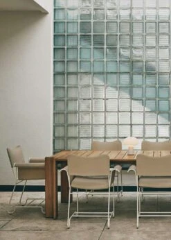 Gubi Tropique Esszimmerstuhl, Classic White Semi Matt / Udine 12 9 Gubi Tropique Esszimmerstuhl, Classic White Semi Matt / Udine 12 -Gartenmöbel Rabatte gubi tropique dining chair black limonta udine 06 11