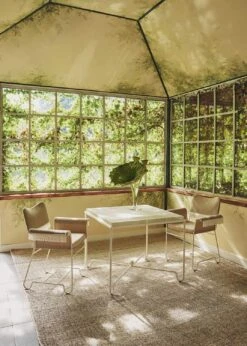 Gubi Tropique Esszimmerstuhl Mit Fransen, Classic White Semi Matt / Udine 12 -Gartenmöbel Rabatte gubi tropique dining chair fringe black limonta udine06 8