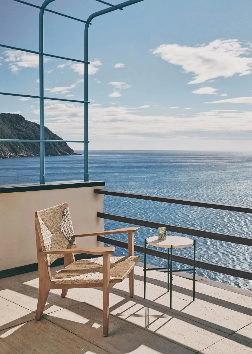 Gubi TS Outdoor Beistelltisch Ø40x51 Cm, Schwarz/Weiß Travertin 4 Gubi TS Outdoor Beistelltisch Ø40x51 Cm, Schwarz/Weiß Travertin – Bild 4