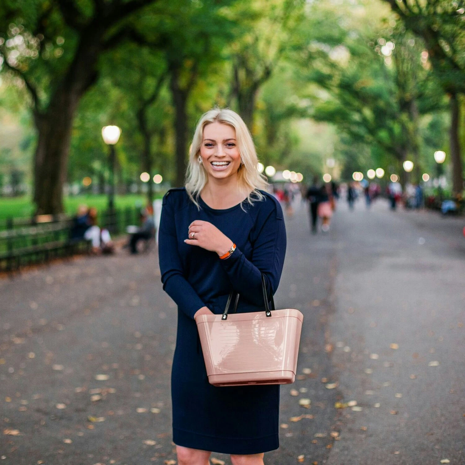 Hinza Tasche Klein Green Plastic, Nougat 3 Hinza Tasche Klein Green Plastic, Nougat – Bild 3