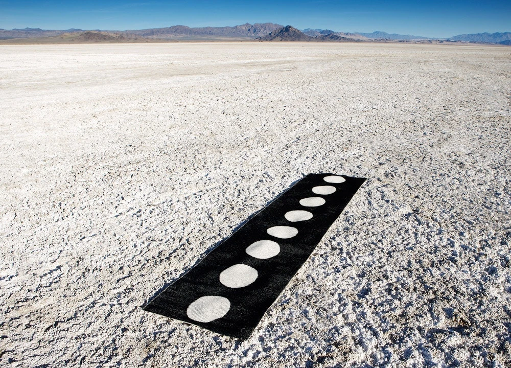 Vera Matte 70x450 Cm, Black/Vanilla 3 Vera Matte 70x450 Cm, Black/Vanilla – Bild 3