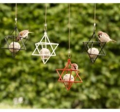 Suet Ball Feeder Star, White -Gartenmöbel Rabatte wildlife garden suet ball feeder star 2 2
